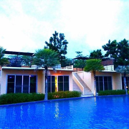 Bangkok.Grand.Resort Bangbo Kültér fotó