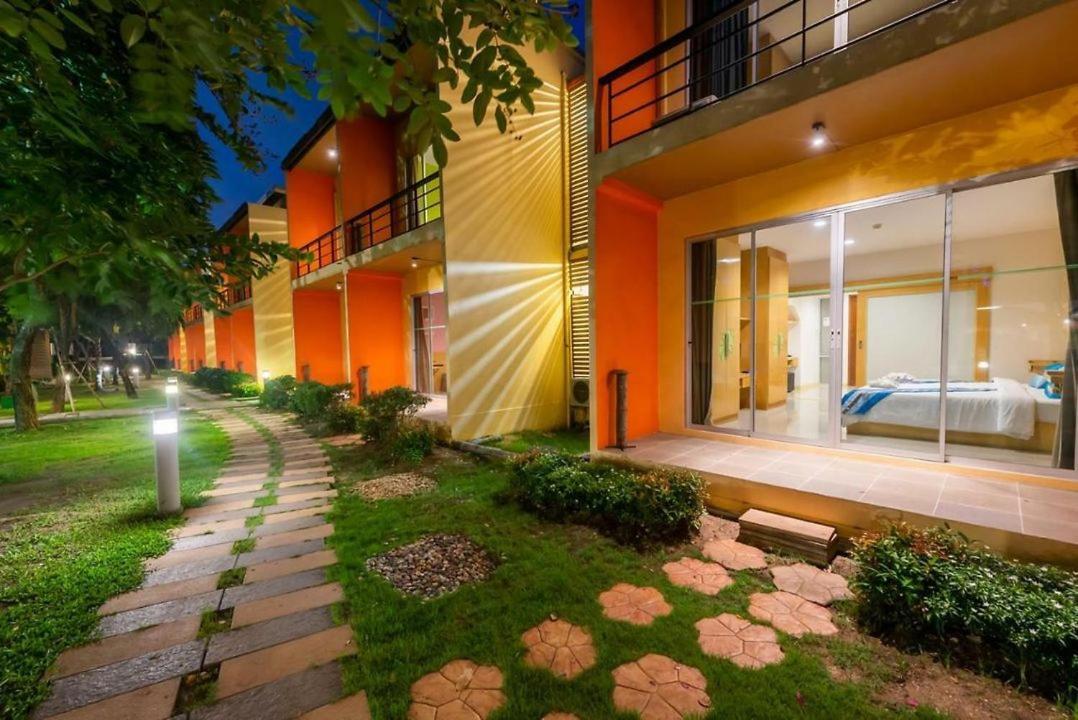 Bangkok.Grand.Resort Bangbo Kültér fotó