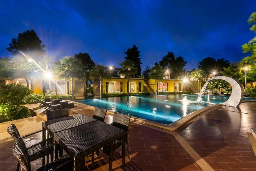 Bangkok.Grand.Resort Bangbo Kültér fotó