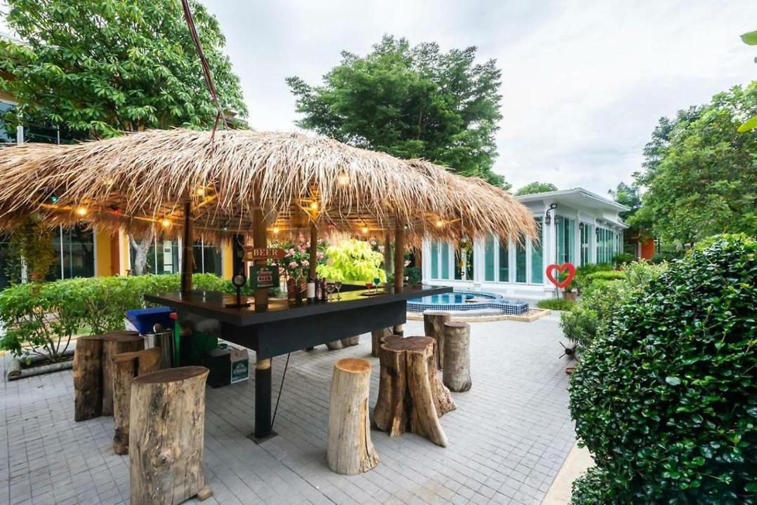 Bangkok.Grand.Resort Bangbo Kültér fotó