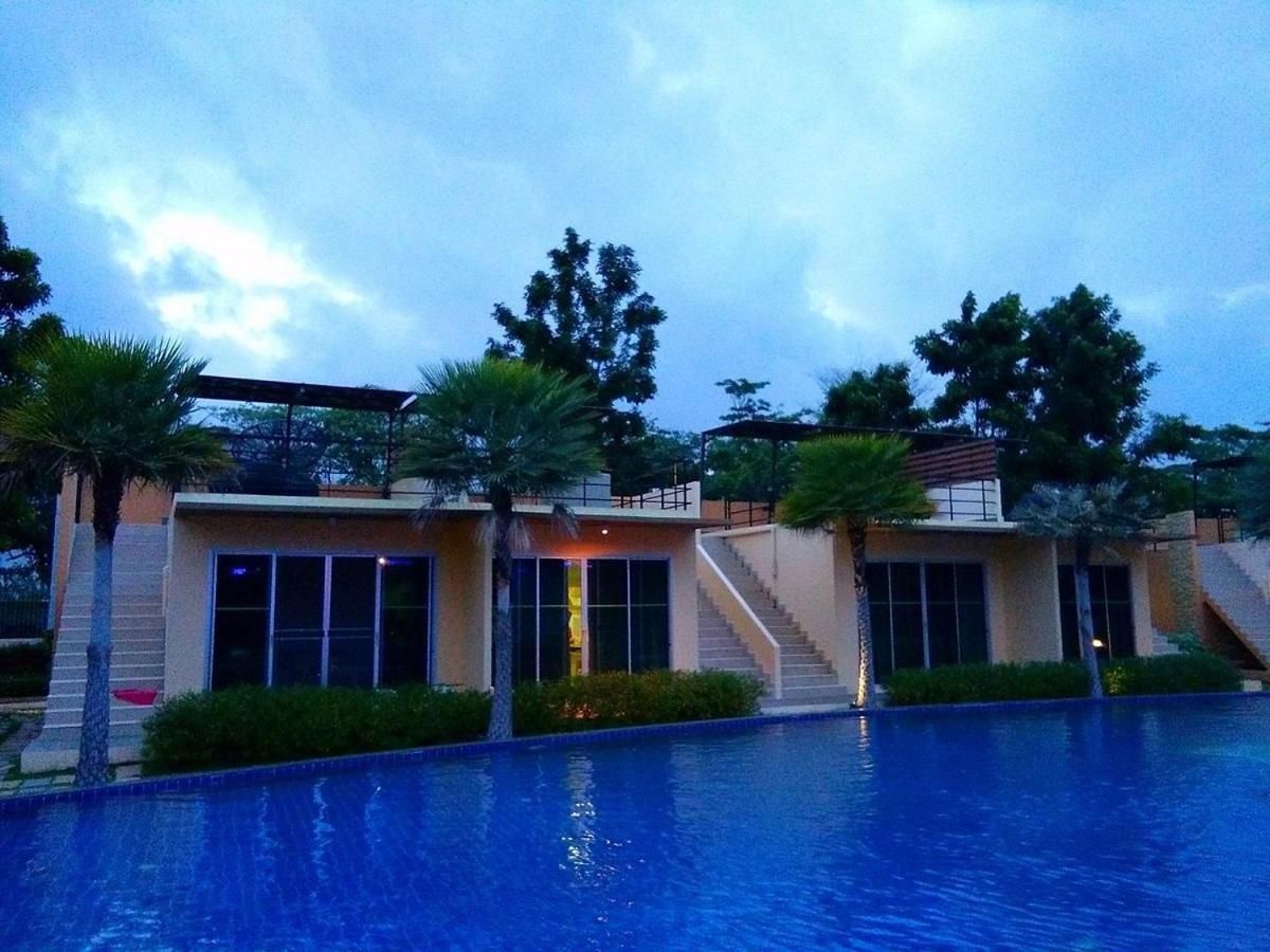 Bangkok.Grand.Resort Bangbo Kültér fotó