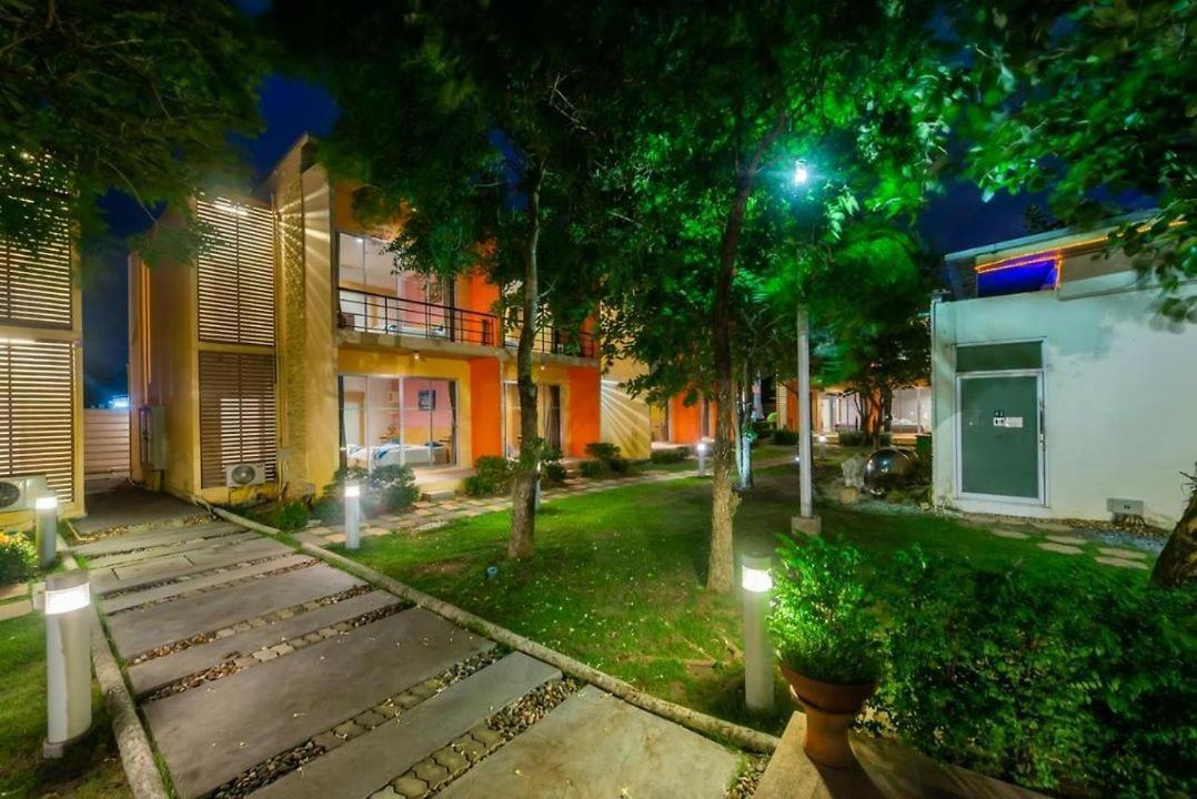 Bangkok.Grand.Resort Bangbo Kültér fotó
