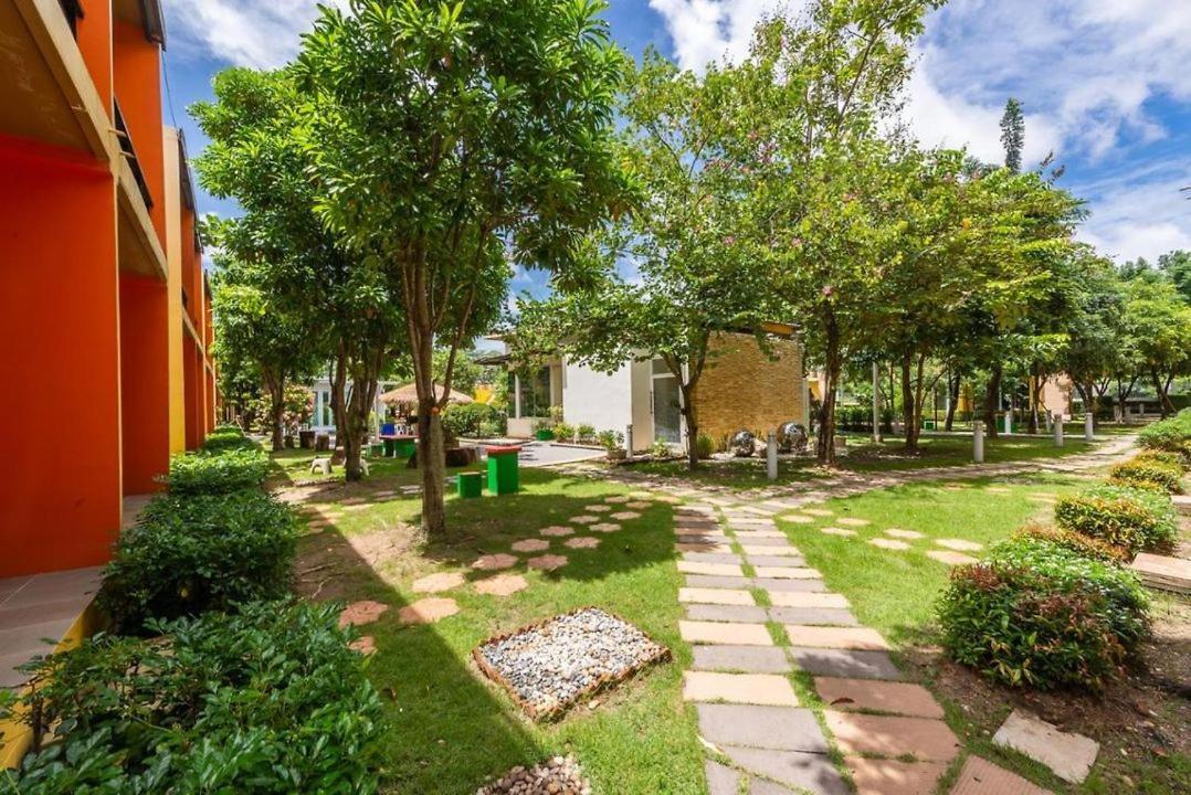 Bangkok.Grand.Resort Bangbo Kültér fotó